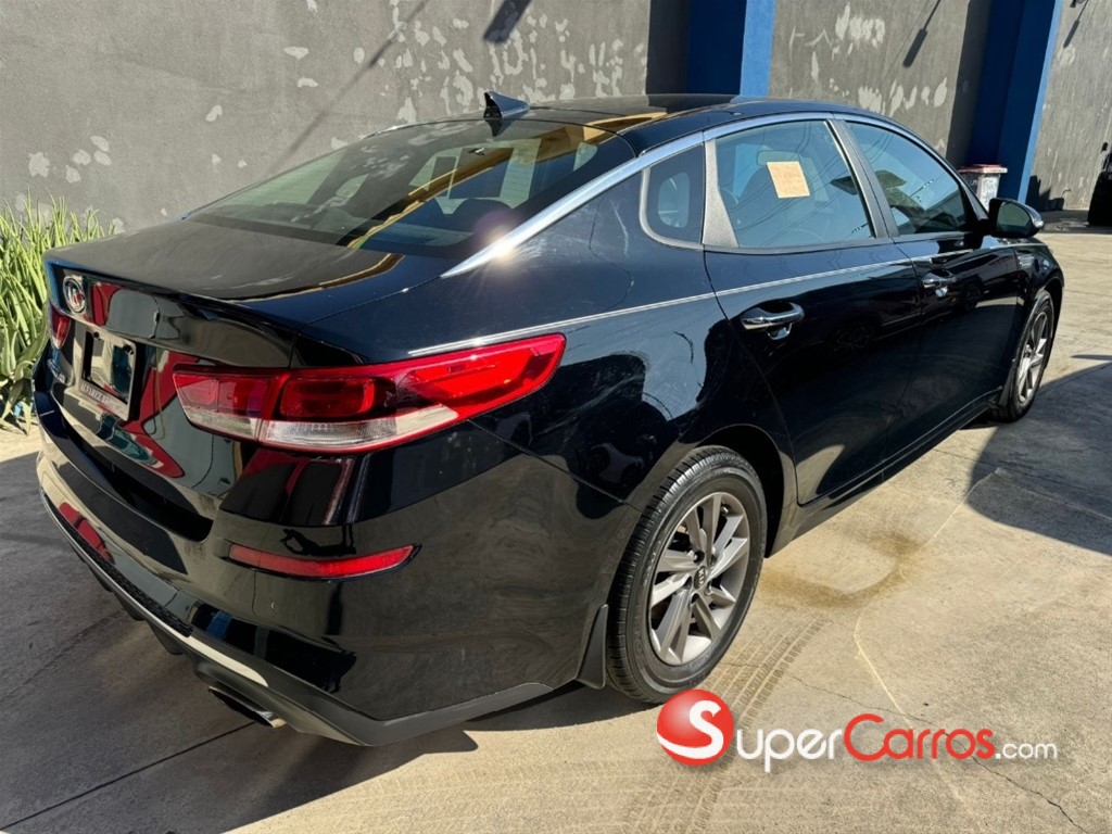 2020 Kia Optima — foto 3 / 12