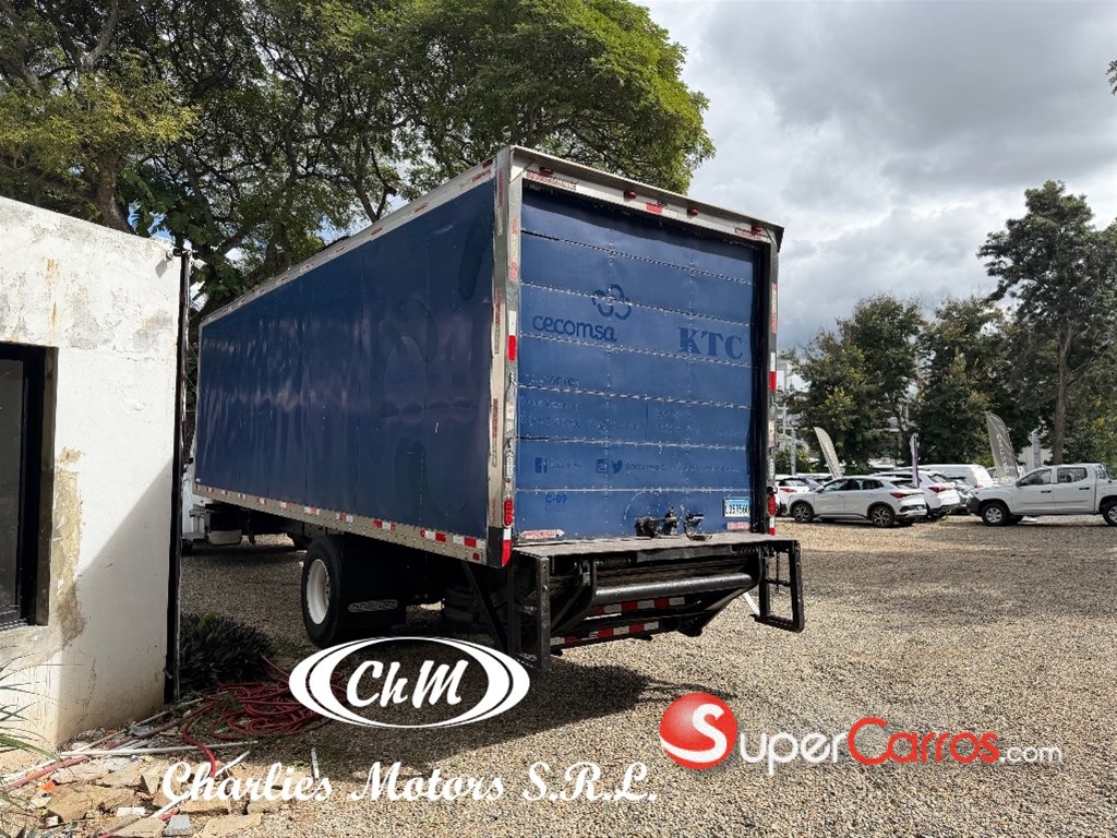 2013 Freightliner M2-106 — foto 4 / 8