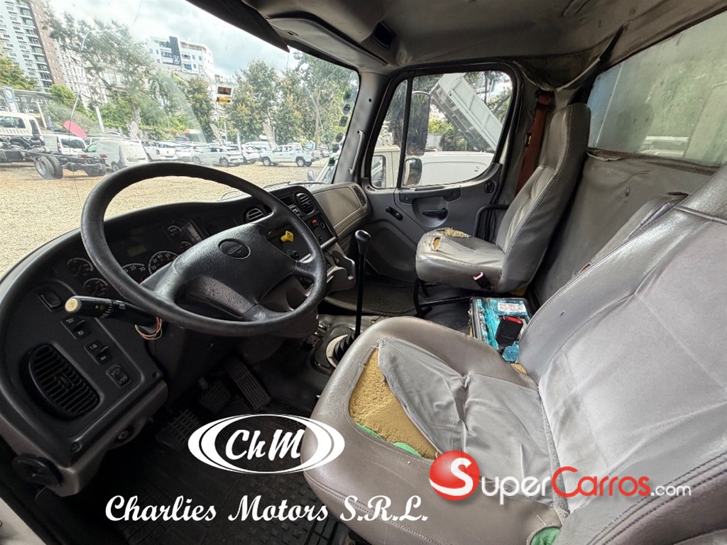 2013 Freightliner M2-106 — foto 5 / 8