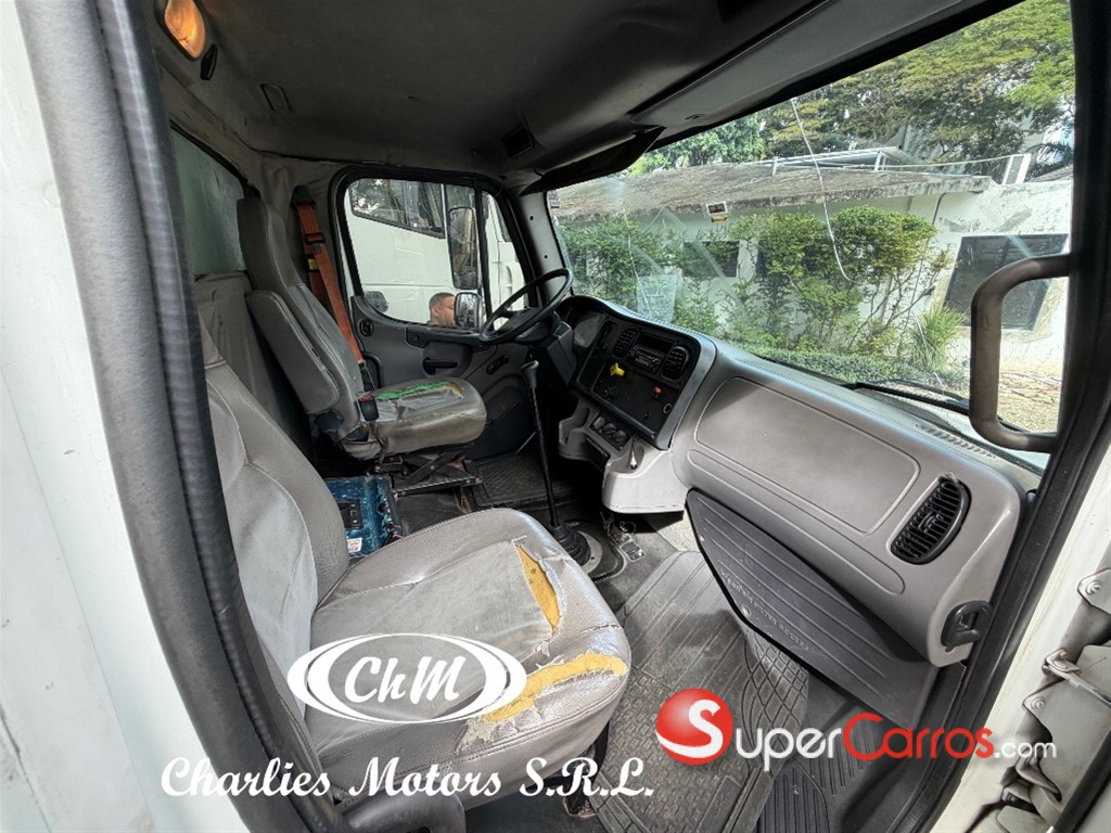 2013 Freightliner M2-106 — foto 6 / 8