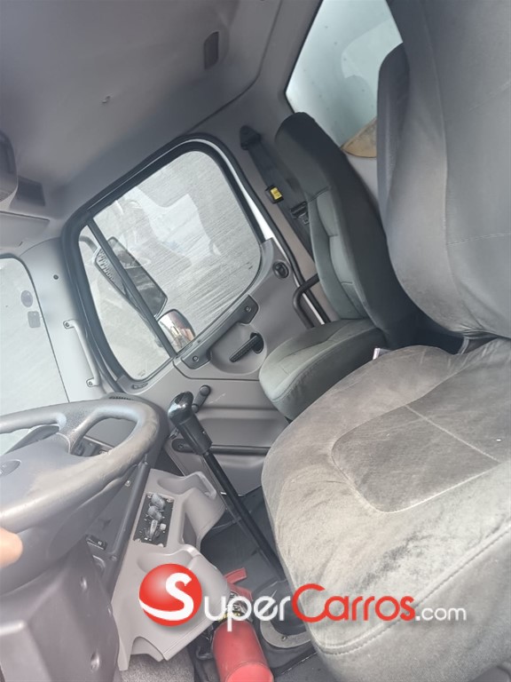 2013 Freightliner M2-106 — foto 5 / 9