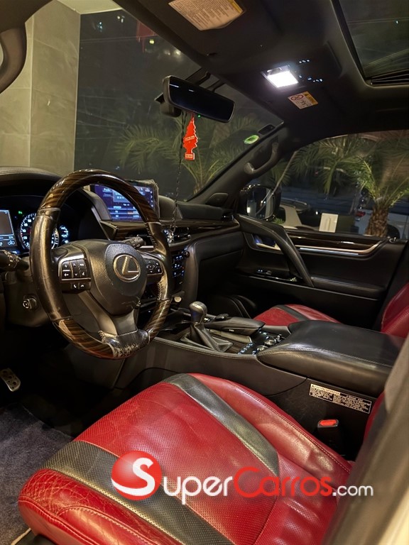 2019 Lexus LX 570 Sport — foto 4 / 8