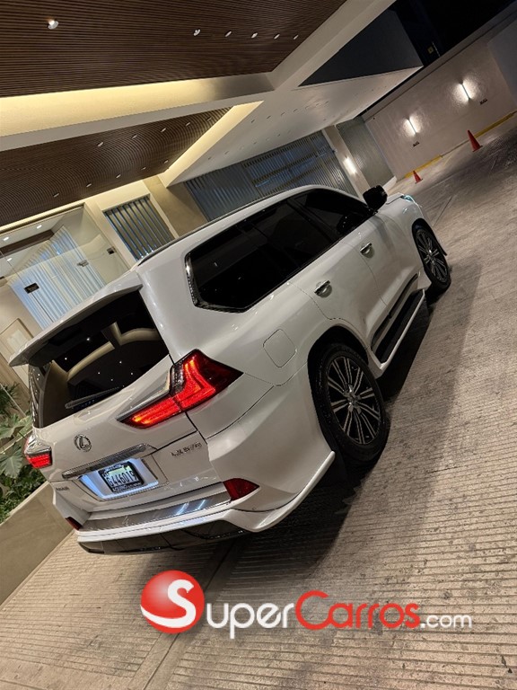 2019 Lexus LX 570 Sport — foto 6 / 8