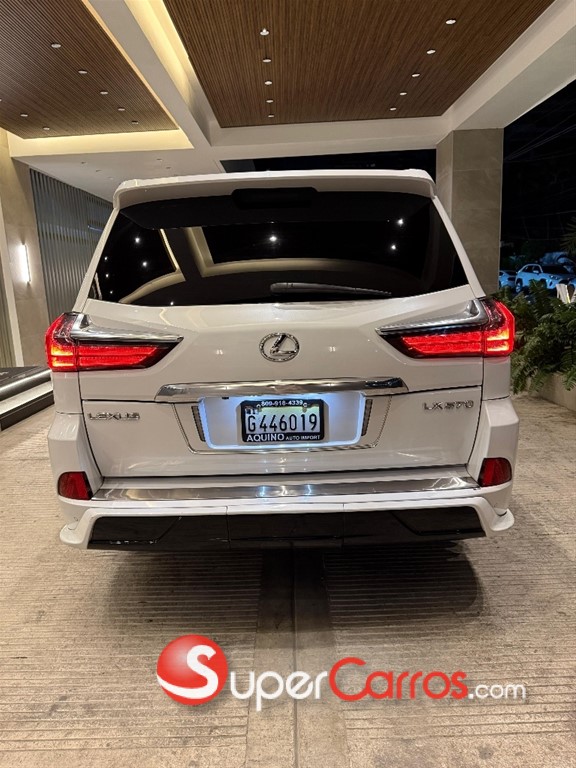 2019 Lexus LX 570 Sport — foto 8 / 8