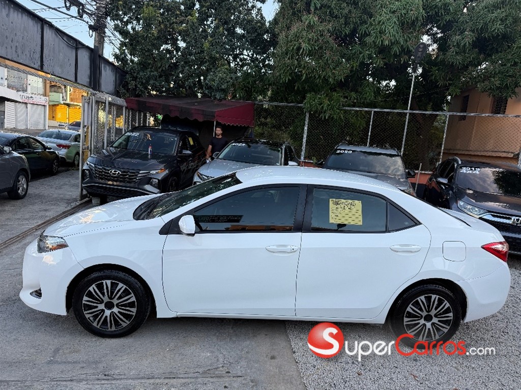 2019 Toyota Corolla LE — foto 6 / 12