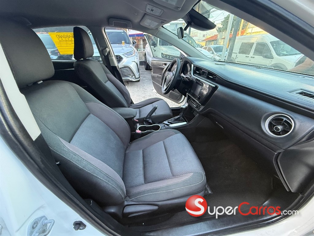 2019 Toyota Corolla LE — foto 11 / 12