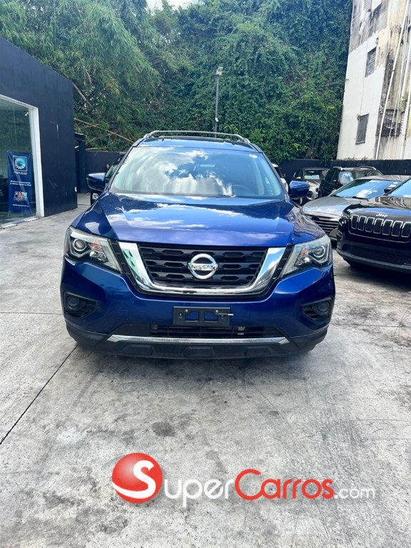 2019 Nissan Pathfinder SV — foto 2 / 12