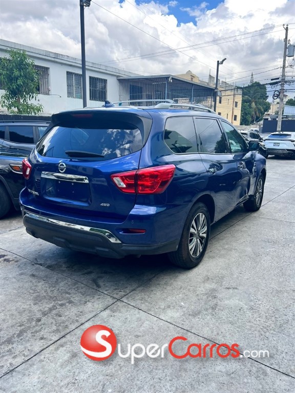 2019 Nissan Pathfinder SV — foto 3 / 12