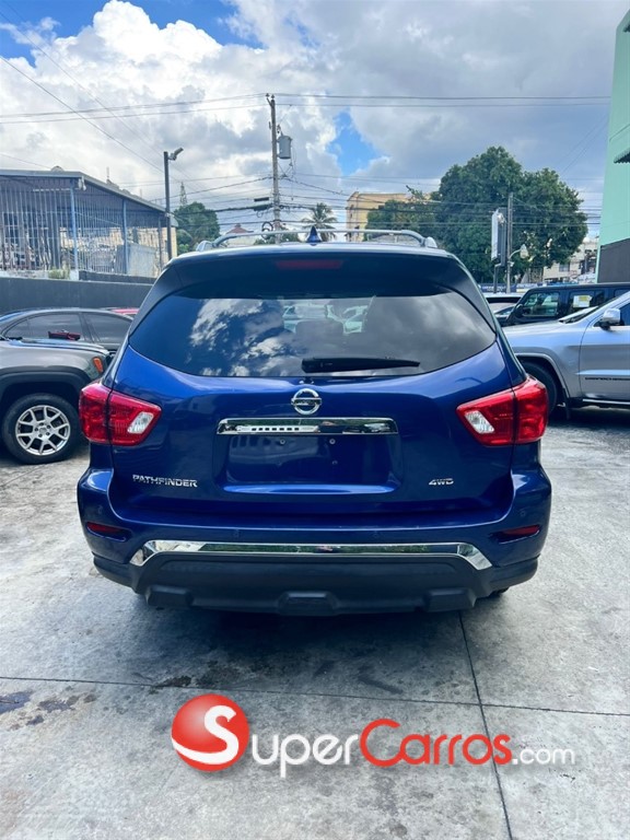 2019 Nissan Pathfinder SV — foto 4 / 12