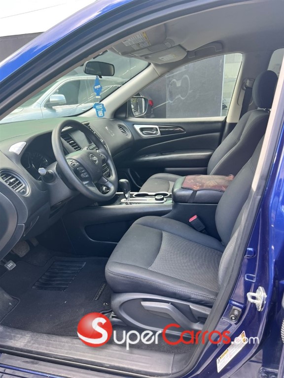 2019 Nissan Pathfinder SV — foto 8 / 12