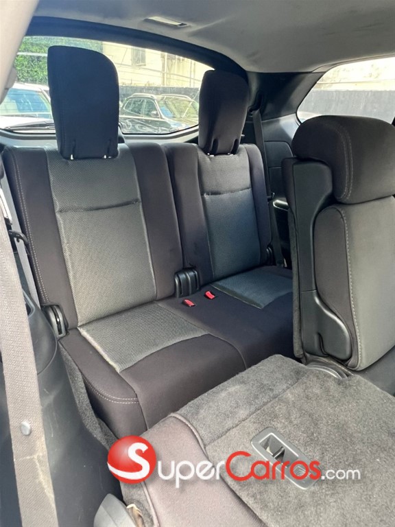 2019 Nissan Pathfinder SV — foto 9 / 12
