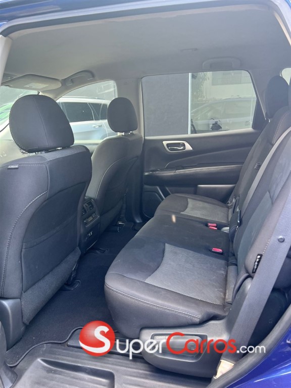 2019 Nissan Pathfinder SV — foto 10 / 12