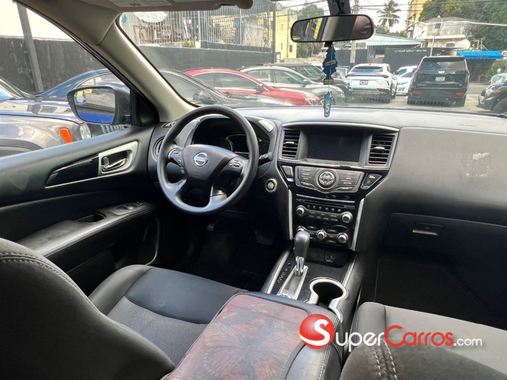 2019 Nissan Pathfinder SV — foto 11 / 12