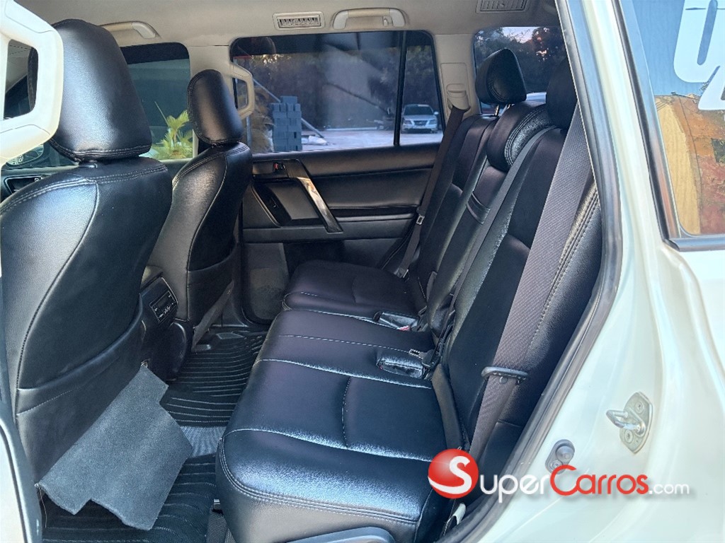 2017 Toyota Land Cruiser Prado TXL — foto 7 / 10