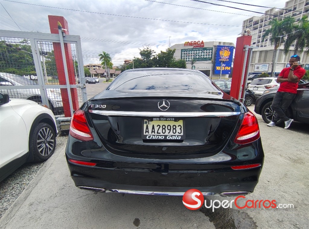 2018 Mercedes-Benz Clase E 300 — foto 4 / 9