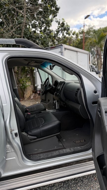 2017 Nissan Frontier Pro-4X — foto 2 / 10