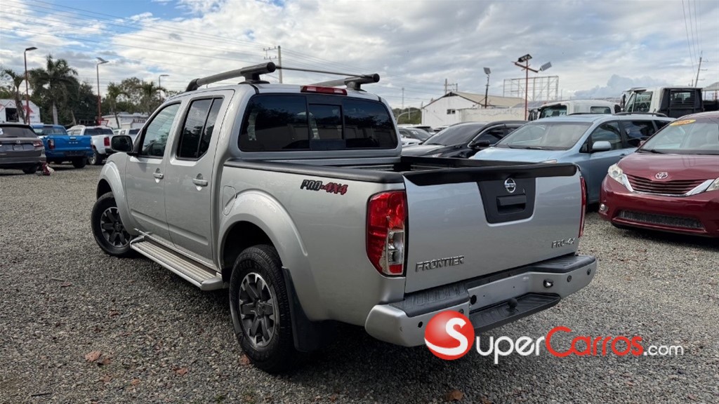 2017 Nissan Frontier Pro-4X — foto 4 / 10