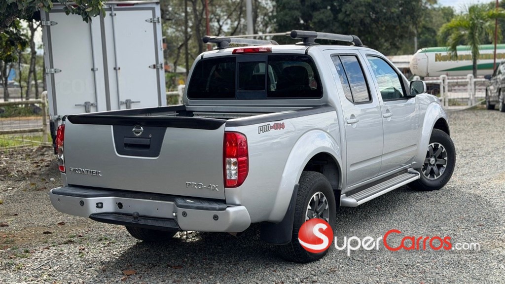 2017 Nissan Frontier Pro-4X — foto 5 / 10