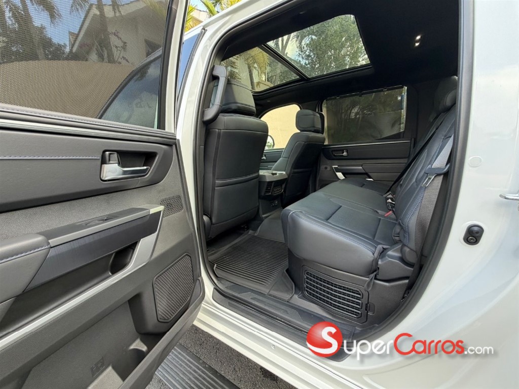 2025 Toyota Tundra Platinum — foto 8 / 11