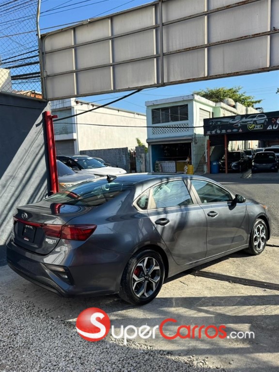 2021 Kia Forte LXS — foto 4 / 10