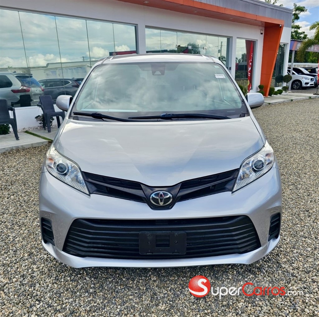 2020 Toyota Sienna LE — foto 2 / 6