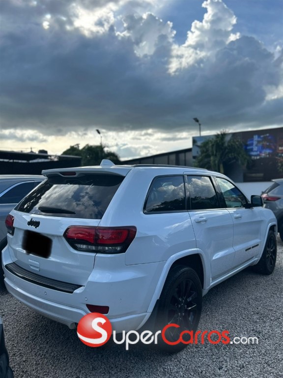2018 Jeep Grand Cherokee Laredo — foto 6 / 8