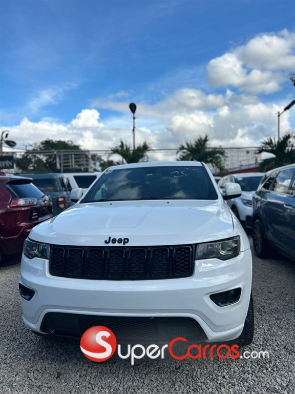 2018 Jeep Grand Cherokee Laredo — foto 8 / 8