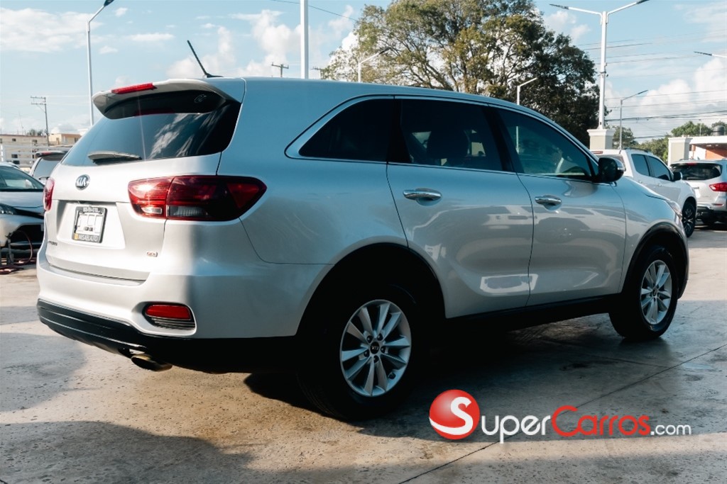 2019 Kia Sorento — foto 2 / 12