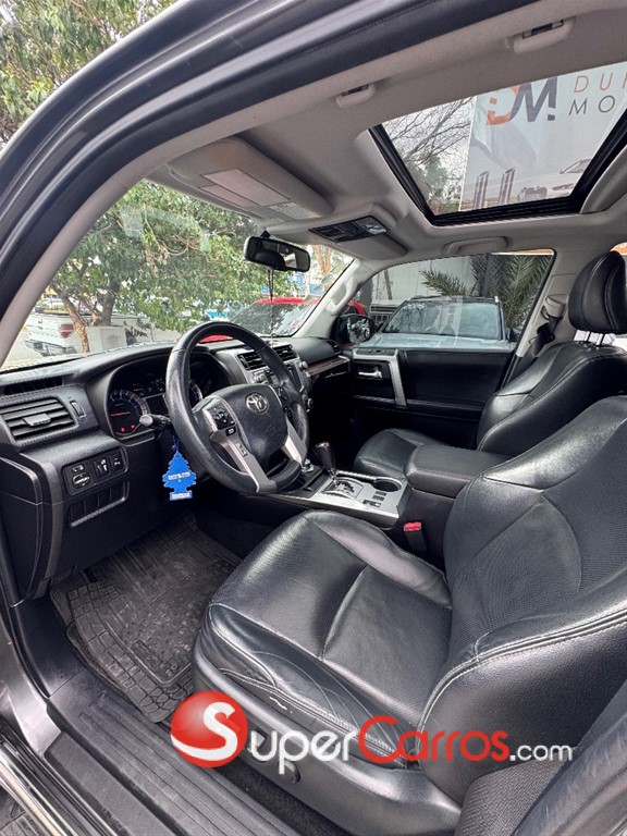 2016 Toyota 4 Runner Limited — foto 8 / 12