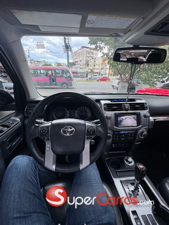 2016 Toyota 4 Runner Limited — foto 9 / 12