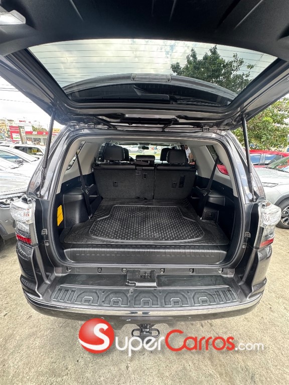 2016 Toyota 4 Runner Limited — foto 11 / 12