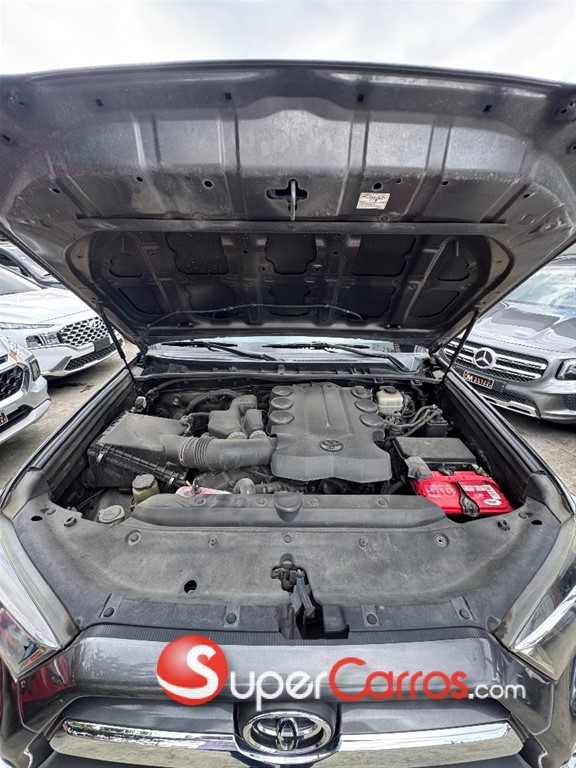 2016 Toyota 4 Runner Limited — foto 12 / 12
