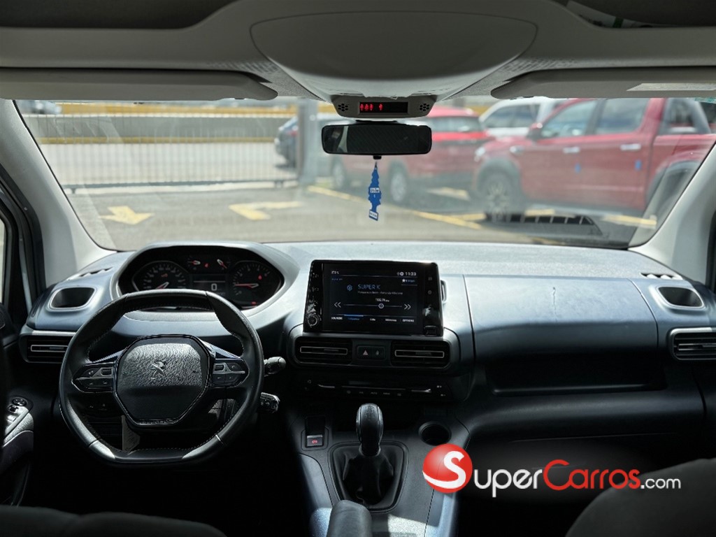 2021 Peugeot Rifter — foto 7 / 8