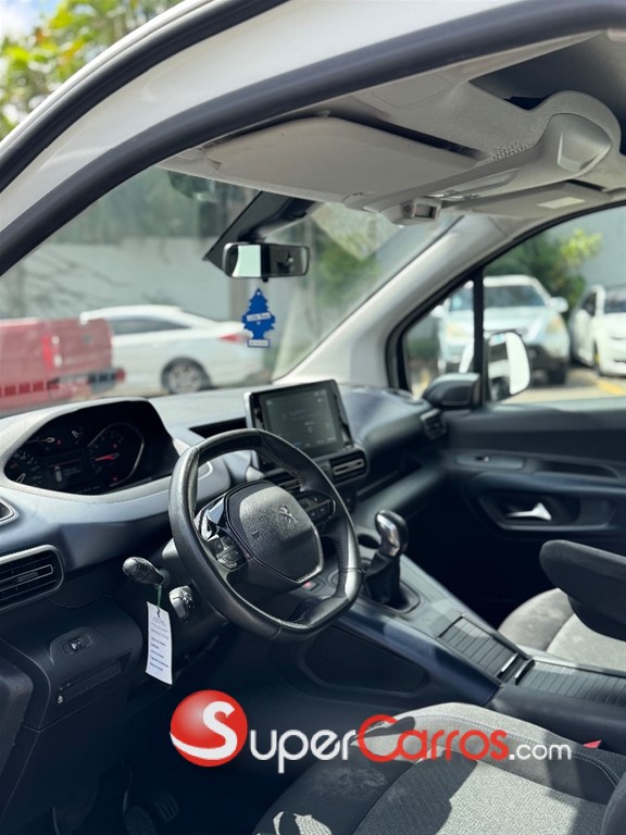 2021 Peugeot Rifter — foto 8 / 8