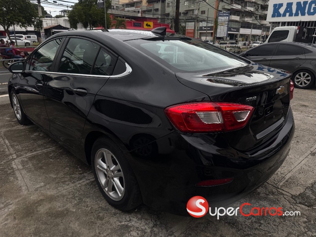 2017 Chevrolet Cruze LT — foto 4 / 7