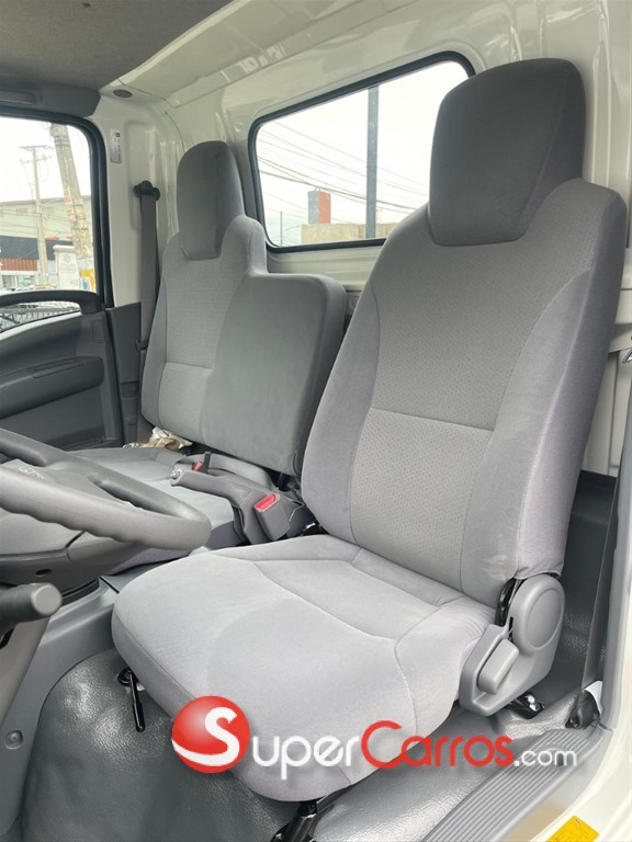 2026 Isuzu QLR 10 Pies — foto 7 / 8