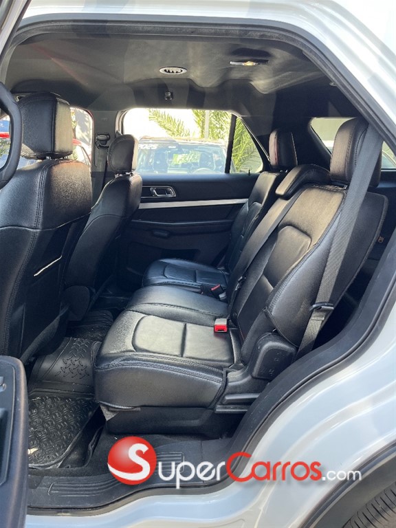 2016 Ford Explorer XLT — foto 5 / 12