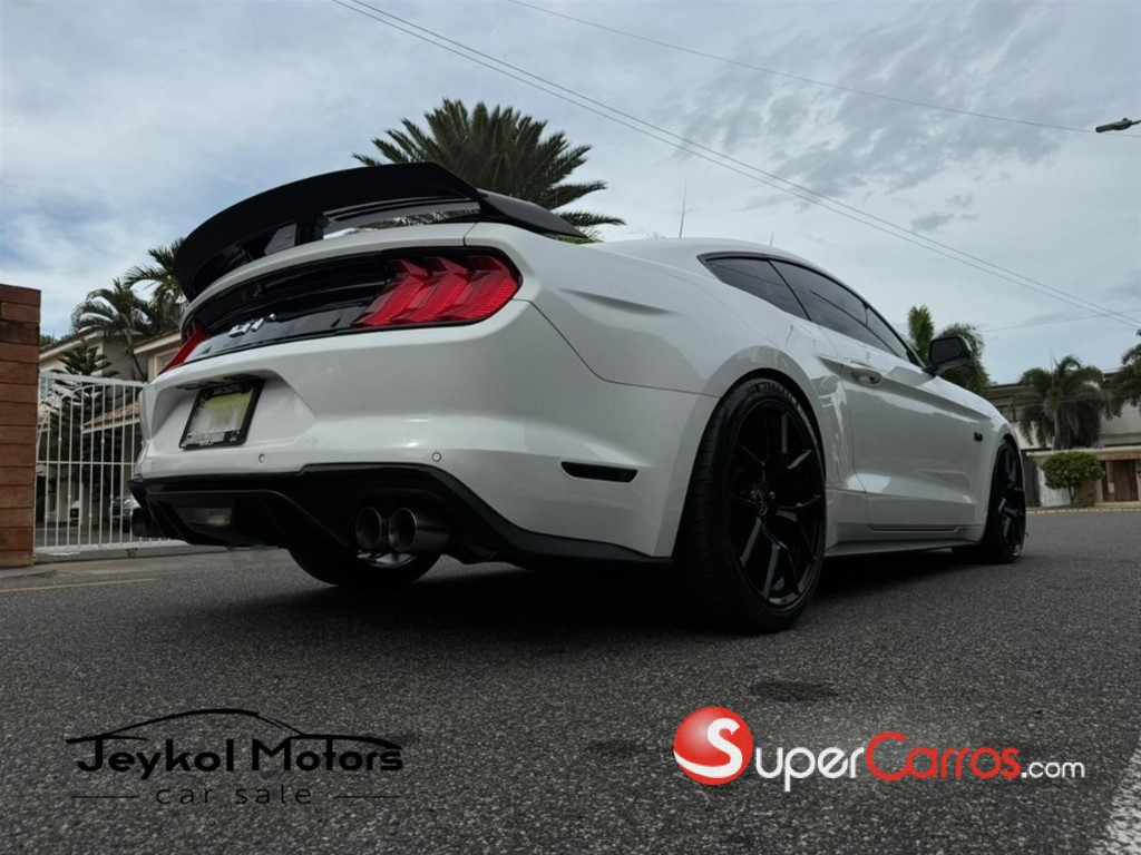 2015 Ford Mustang GT PERFORMANCE — foto 7 / 12