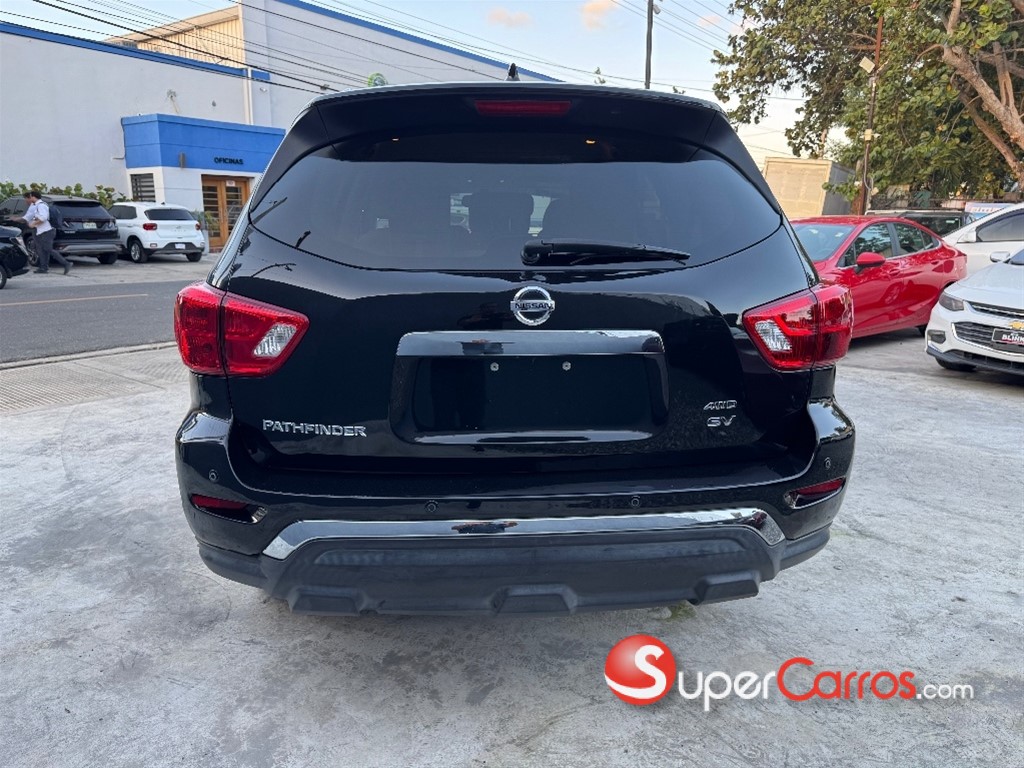 2020 Nissan Pathfinder SV — foto 5 / 12