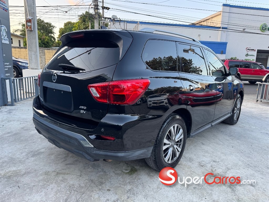 2020 Nissan Pathfinder SV — foto 6 / 12