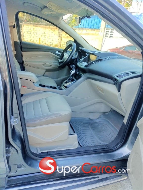 2014 Ford Escape SEL — foto 9 / 12