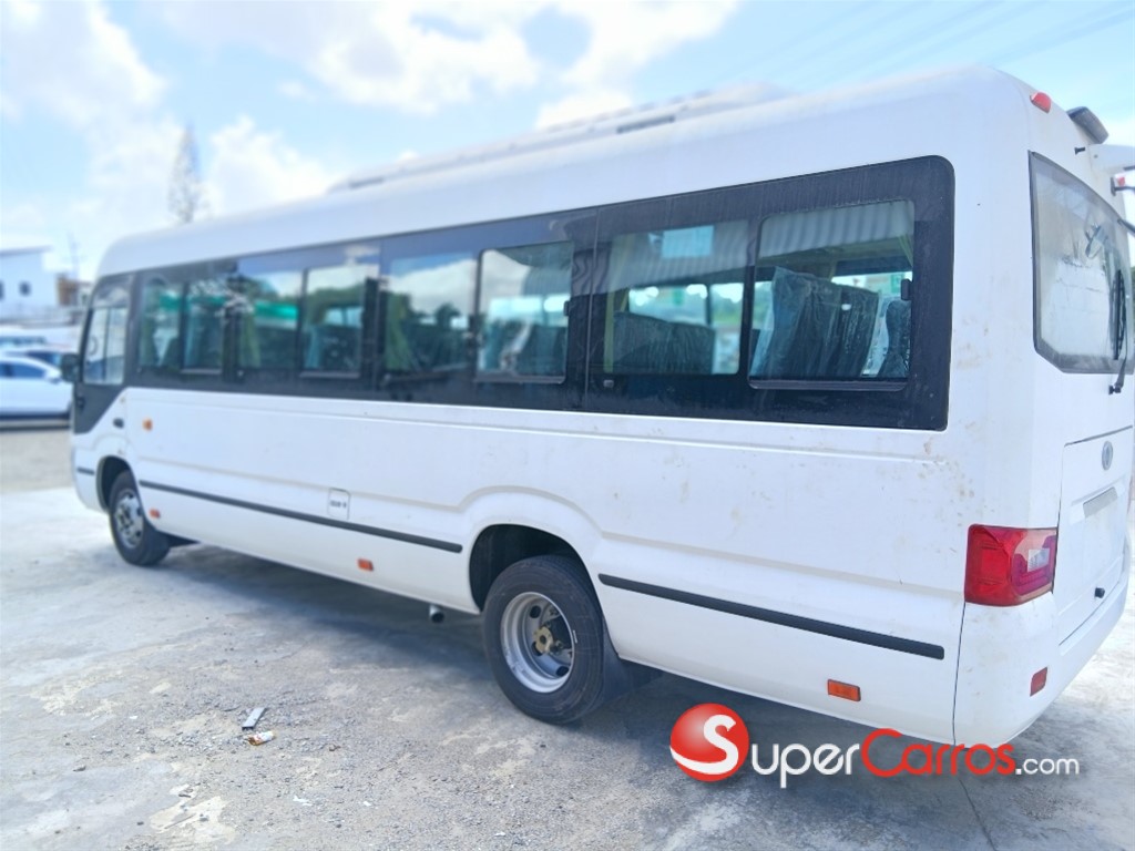 2026 Toyota Coaster — foto 5 / 9