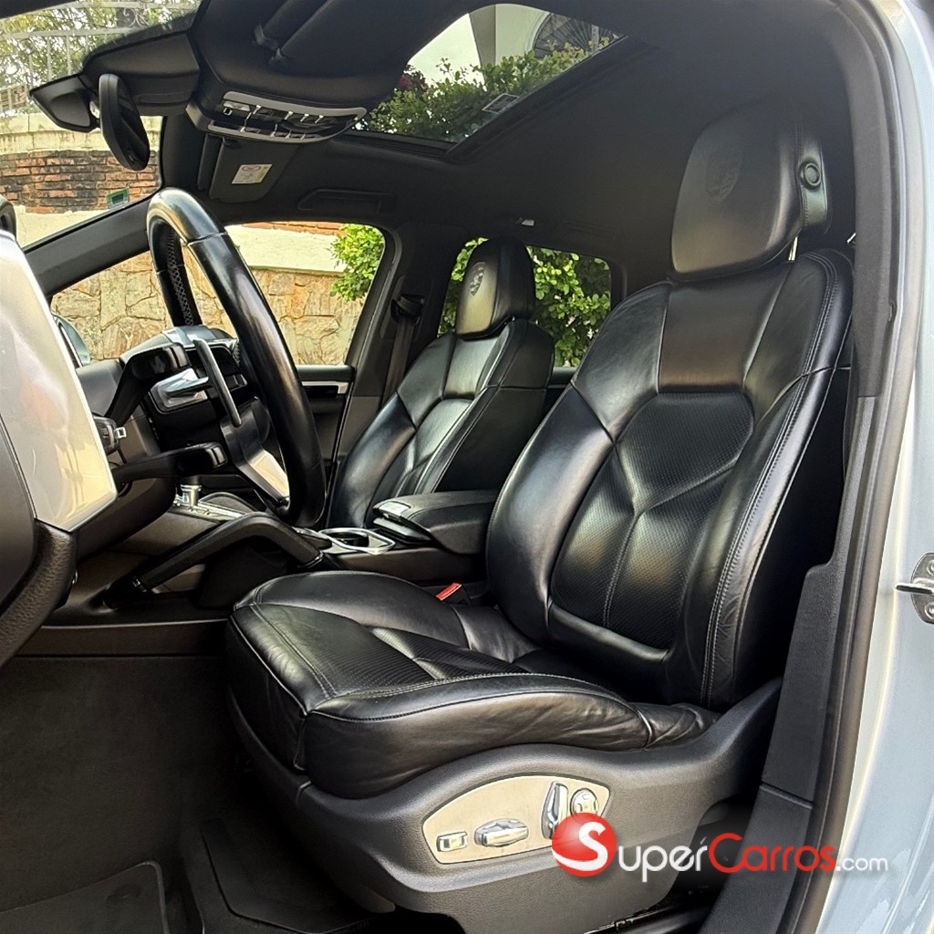 2018 Porsche Cayenne Coupe Platinum — foto 5 / 12