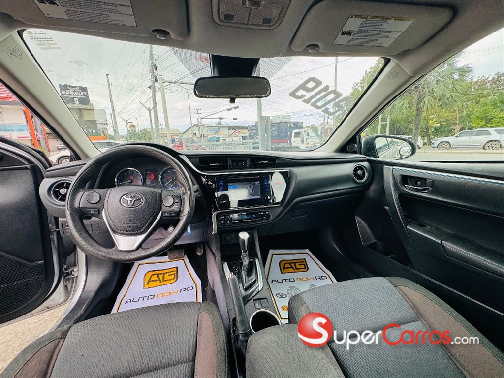 2019 Toyota Corolla LE — foto 9 / 12