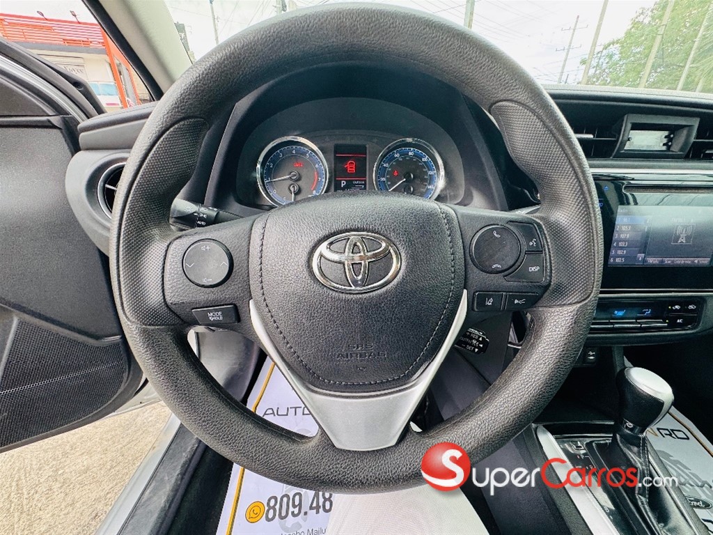 2019 Toyota Corolla LE — foto 11 / 12