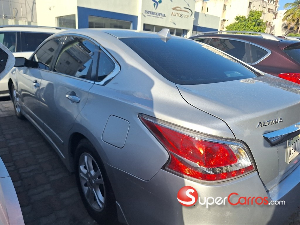 2015 Nissan Altima S — foto 4 / 8