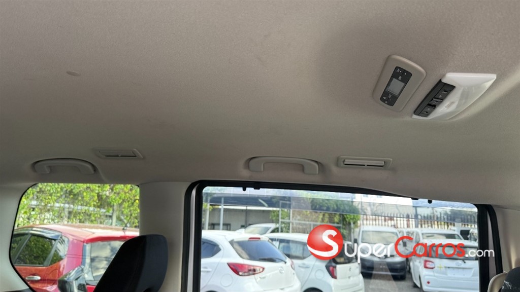 2020 Nissan Serena — foto 7 / 12