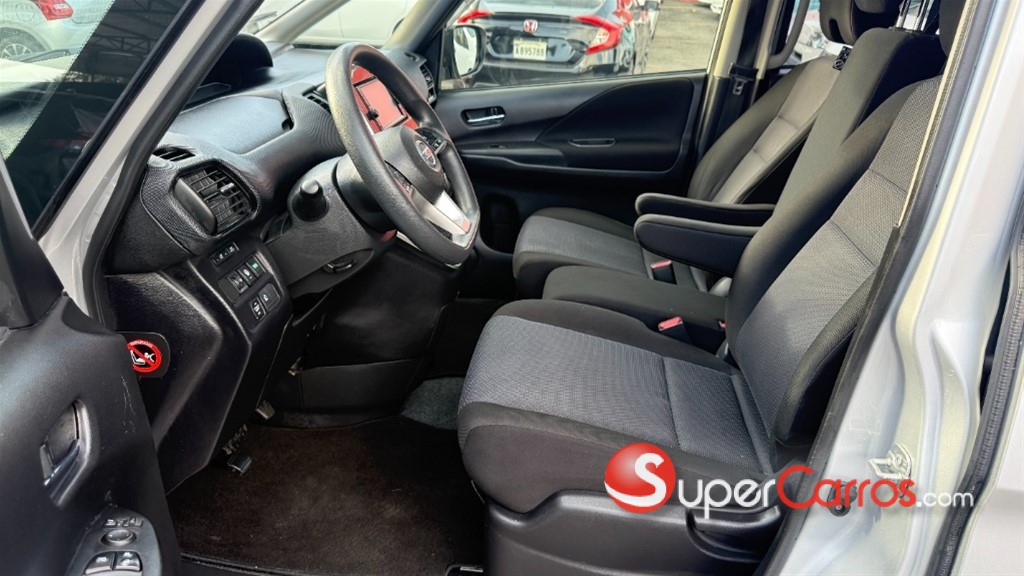 2020 Nissan Serena — foto 9 / 12