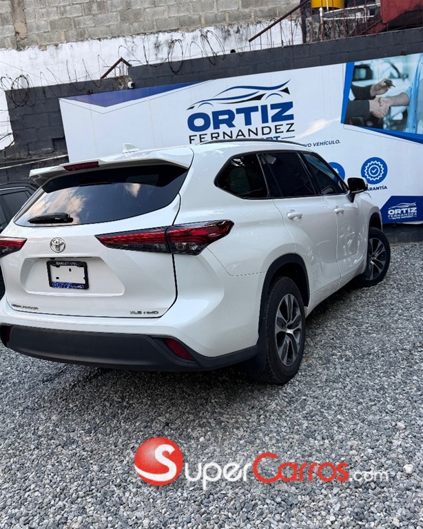 2021 Toyota Highlander XLE — foto 4 / 9