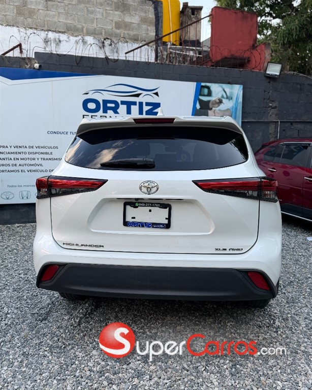2021 Toyota Highlander XLE — foto 5 / 9